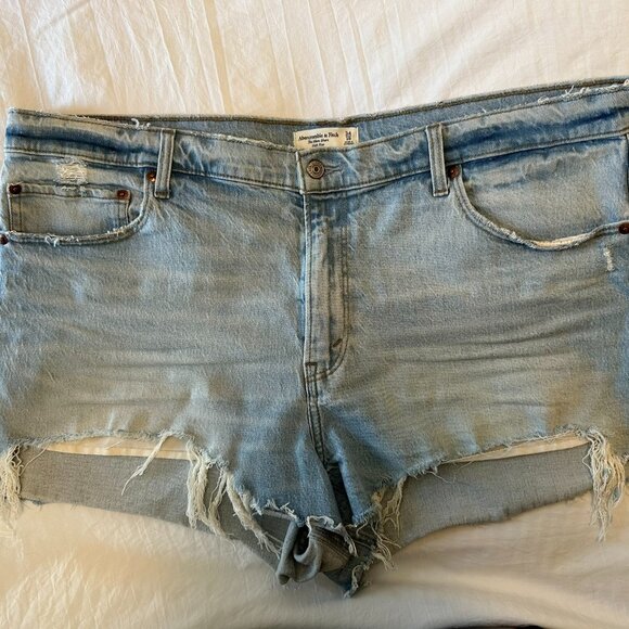 Abercrombie High Rise Mom Shorts - Picture 3 of 5